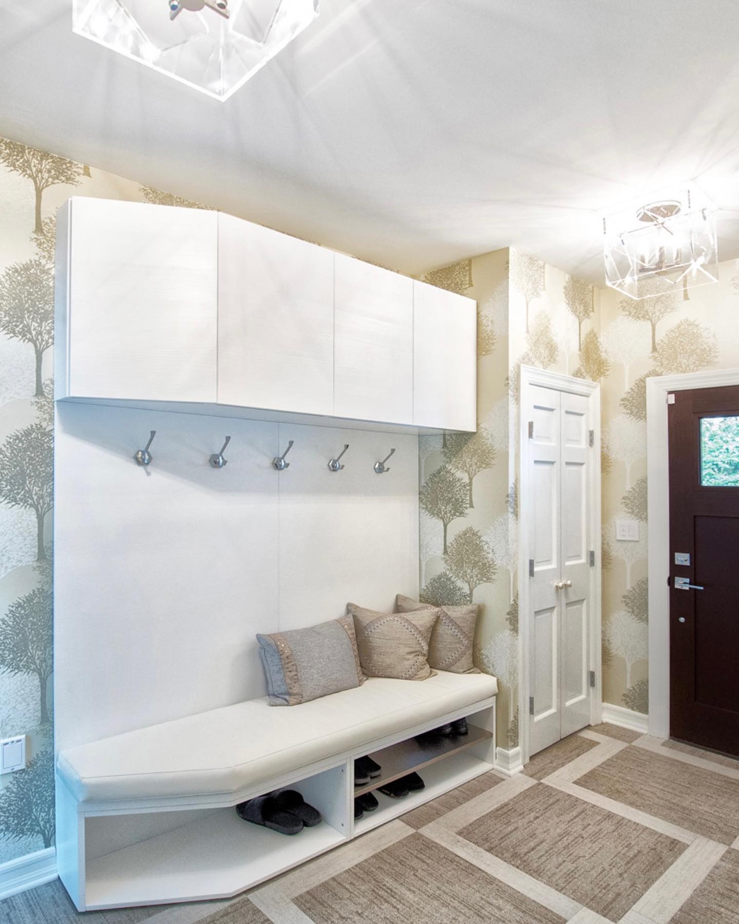 How Interior Designers Stay Up-to-Date with the Latest Trends and Techniques